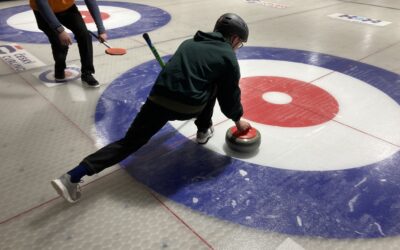 Tutorie na ledě: Děti si vyzkoušely curling